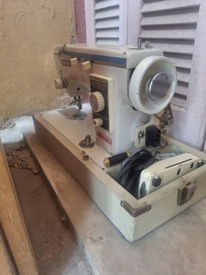 Sewing machine retro used