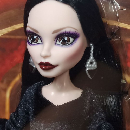 Morticia Addams Monster High x Wednesday doll new, collectible