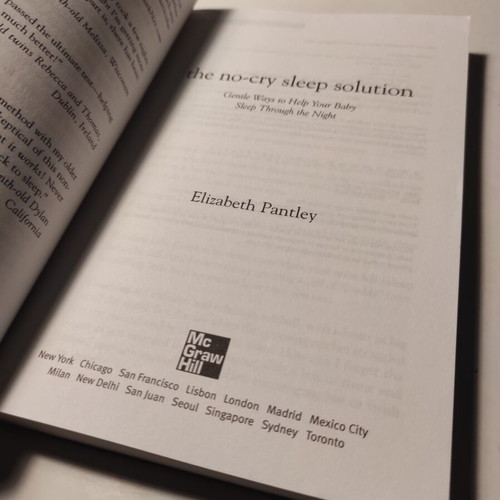 The No-Cry Sleep Solution book used, Elizabeth Pantley, English