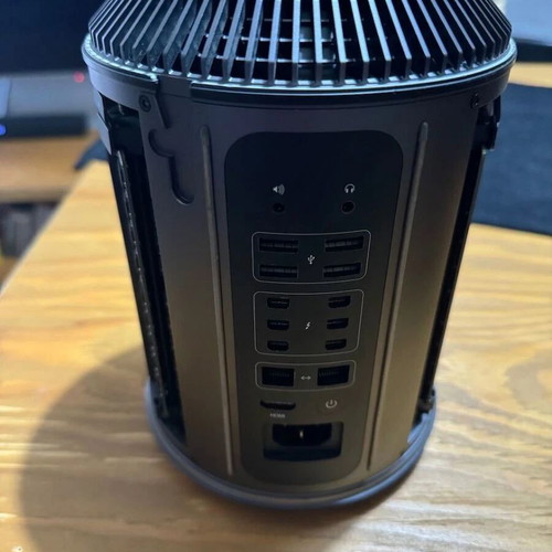 Apple Mac Pro (Late 2013) desktop computer, like new