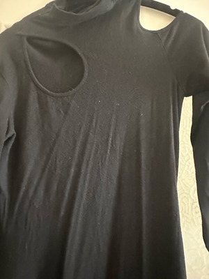 Black long-sleeve dress with shoulder cutout like new, size M