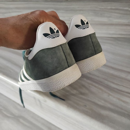 Adidas athletic shoes like new, size 39 green