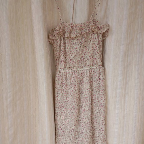 Bershka floral dress like new, size S, beige pink