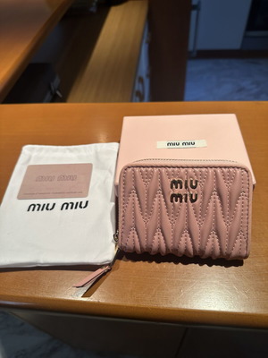 Miu Miu pink wallet like new with box