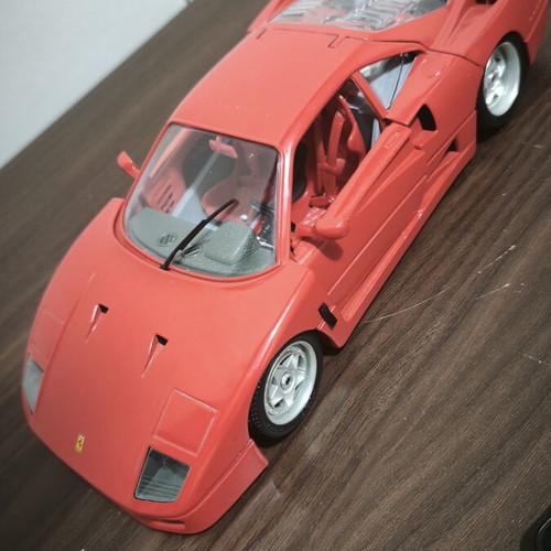 Ferrari F40 BBurago 1:18 model car, red, detailed interior