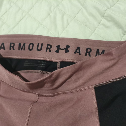 Under Armour Capri Leggings like new, pink and black, size L