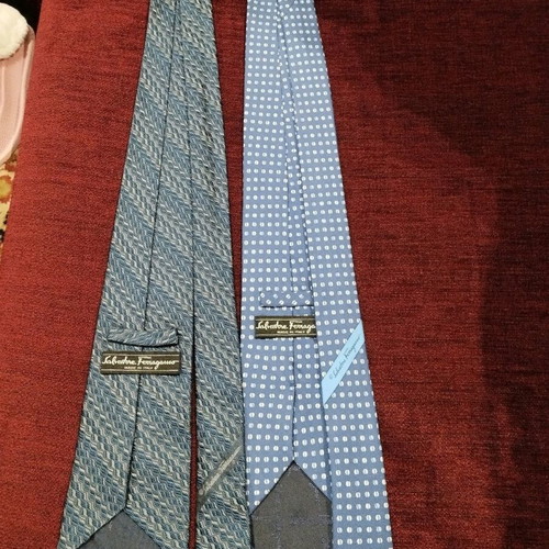 Italian ties Salvatore Ferragamo like new, pack of 2