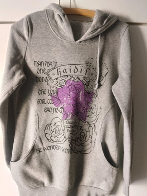 Grey sweatshirt lightly used, size L
