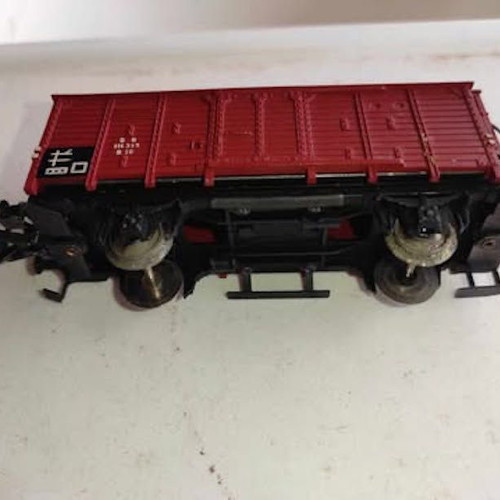 Vintage Fleischmann HO Scale 1465 E Esso Tanker and 3 wagons like new