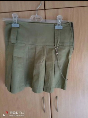 Skirt like new, size S, green