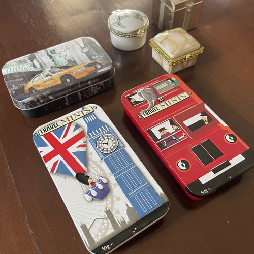Set of 6 Vintage & Souvenir Metal and Porcelain Pillboxes