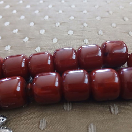 Bakelite Komboloi chatzikos 10, like new, 33 beads, traditional metal finish