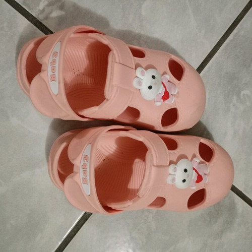Girls' slippers like new, size 26