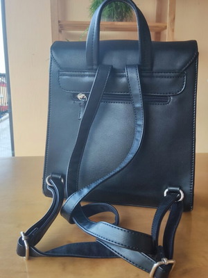 David Jones backpack with adjustable straps, black