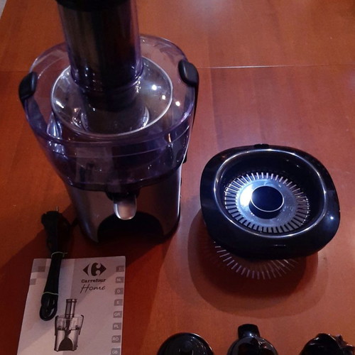 Carrefour Home juicer like new with 11 accessories