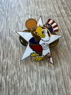 Καρφίτσα Olympic Games 1984 Los Angeles με μασκότ μπάσκετ μεταχειρισμένη