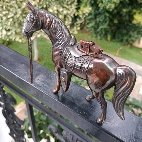 Vintage horse figurine with functional lighter, like new