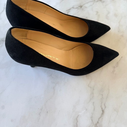 Mourtzi suede black pump used, size 39