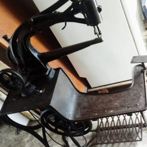 Cobblers sewing machine used, solid cast iron