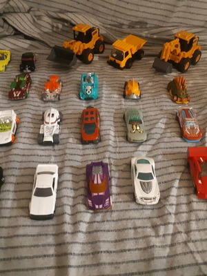 Lot of 21 toy cars
