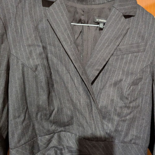 La chateau dress size large, like new, ideal for office