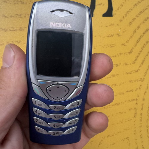 Nokia 6100 mobile phone