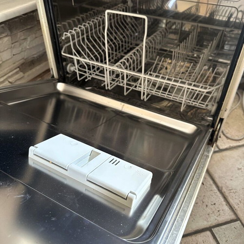 Miele G 656 built-in dishwasher used, needs water pump repair