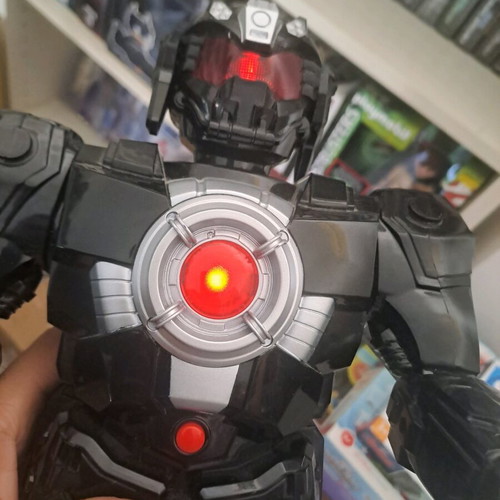 Robot 37cm like new with sounds and walking function