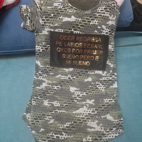 Short-sleeve shirt XL like new with camouflage pattern and metallic print