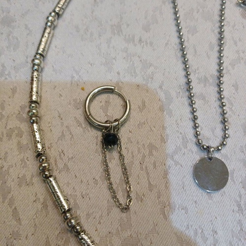 Jewelry set new, two necklaces and earrings