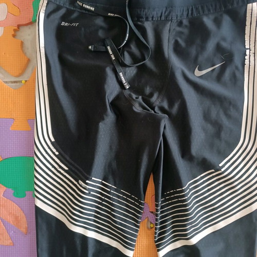 Nike leggings x large black used with wear and crotch repair