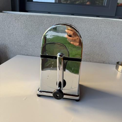 Ice crusher used, inox with broken plastic part