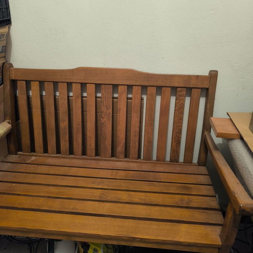 Veranda sofa like new, wide seat, beech wood