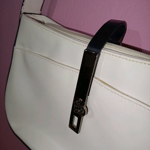 Shoulder bag white with black details like new