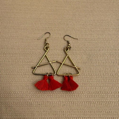 Triangle earring like new, red and gold
