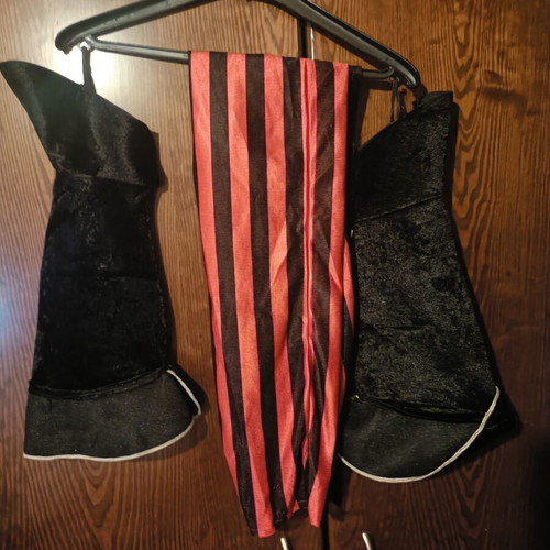 Pirate carnival costume like new, complete set