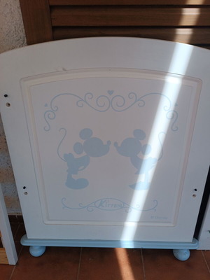 Disney Kitten βρεφική κούνια με τον Μίκυ και τη Μίνι Μάους, σε λευκό και γαλάζιο