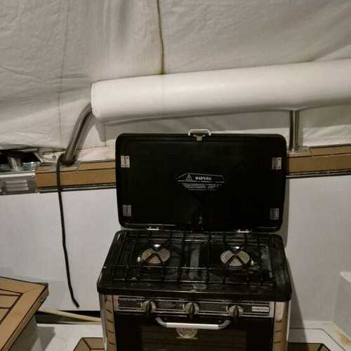 Gas oven with 2 burners like new for camping and boat
