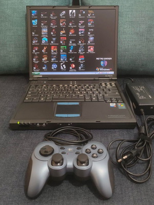 Retro Gaming Laptop μεταχειρισμένο με 45 κλασικά παιχνίδια και Logitech RumblePad 2