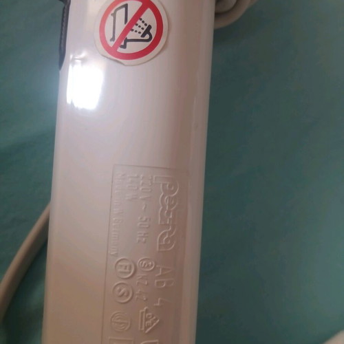 Electric hair brushes like new, set of 2, one regular and one round