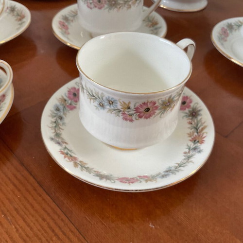Royal Albert Paragon Belinda tea set, 6 cups with saucers, tall teapot and creamer