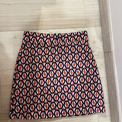 Sinsay skirt red with pattern and slit new, size S