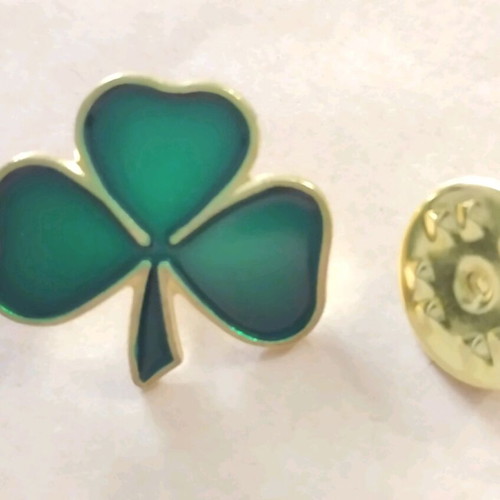 Panathinaikos Pin with Enamel and Gold Outline like new