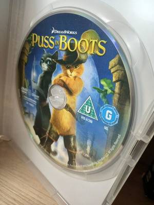 Puss in Boots DVD with English subtitles
