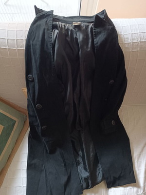 Authentic women's black trench coat like new