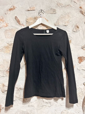 H&M basic shirt size 6 like new, black