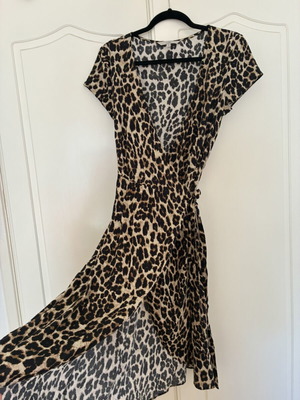 C&A Classic Leopard Print Wrap Dress, Medium, 100% Viscose