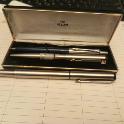 Parker set of 3 used pens, fountain pen and mechanical pencil in leather case KLM