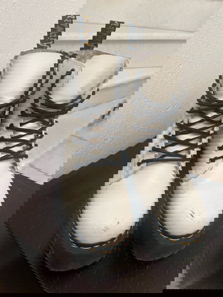 DR MARTENS ΜΠΟΤΑΚΙΑ ΛΕΥΚΑ ΝΟ 39