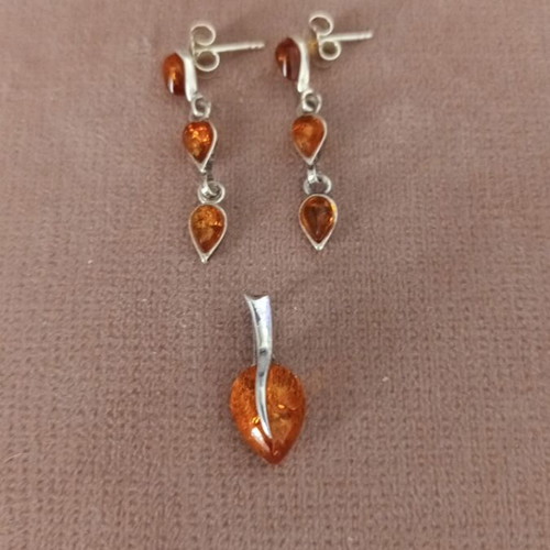 Vintage jewelry set with 925 silver and Baltic amber, like new